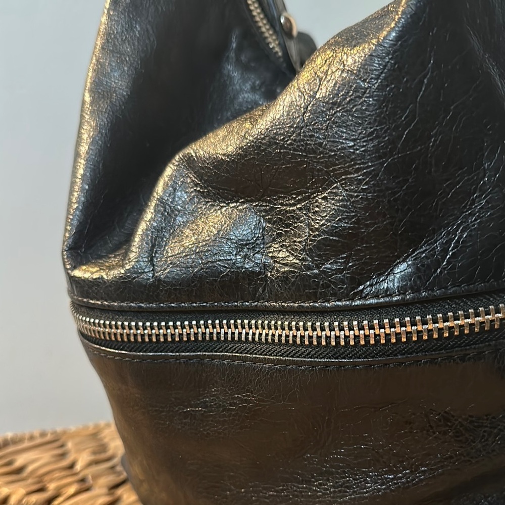 Hobo the original black Leather Shoulder Bag - Picture 6 of 9